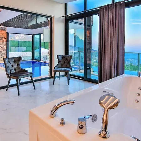 Villa Thomas *